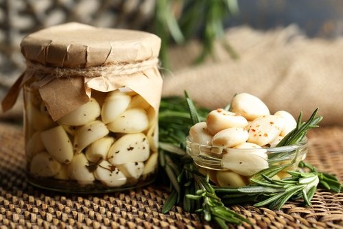 Rezept für Knoblauchöl gegen Haarausfall