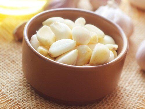 Hohen Blutdruck senken mit Knoblauch