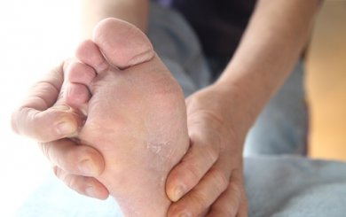 Natürliche Hausmittel gegen Fußpilz