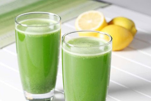 Hohen Bluthochdruck senken mit Zitronen-Petersilien-Saft