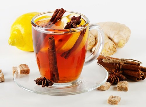 Heilmittel mit Zitrone und Zimt