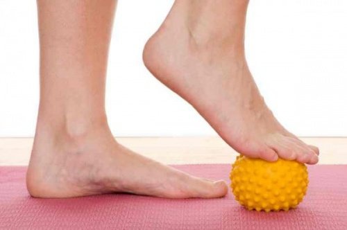 Massage gegen Schmerzen in der Ferse