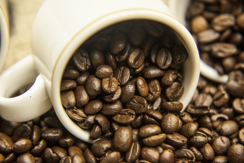 Kaffee gegen schlechten Mundgeruch durch Zwiebel oder Knoblauch