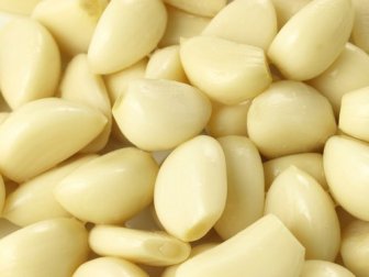 8 Tipps gegen schlechten Mundgeruch durch Zwiebel oder Knoblauch