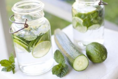 Gurkenwasser: lecker, gesund und erfrischend