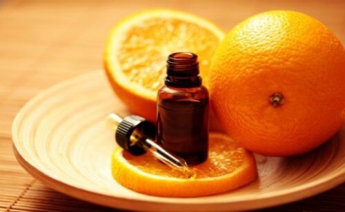 Mit Orangenöl Nagelpilz behandeln