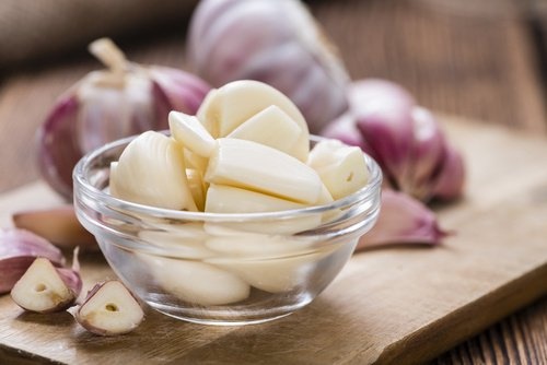 Knoblauch gegen allergischen Schnupfen