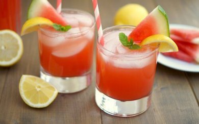 Schmackhafter Smoothie mit Wassermelone gegen Blähungen