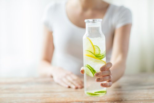 Zitronenwasser-am Morgen gegen Bluthochdruck