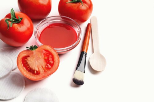 Tomate - Pinsel und Kochlöffel
