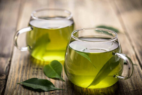 beim Abnehmen helfen-grüner Tee