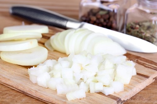 Gehackte Zwiebel gegen Nagelerkrankungen