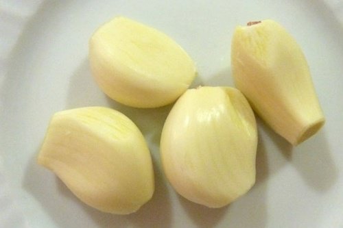 Knoblauch auf nüchternen Magen wird verwendet, um Gewicht zu verlieren