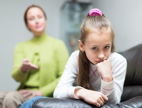 Mutter übt konstruktive Kritik aus