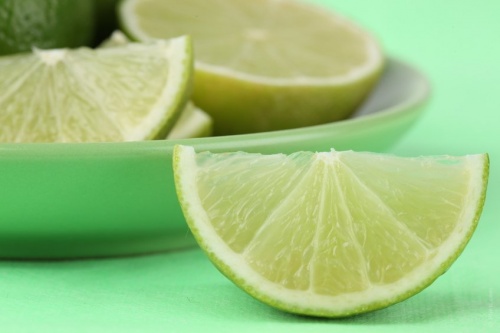 Zitronenscheiben essen gegen Schluckauf