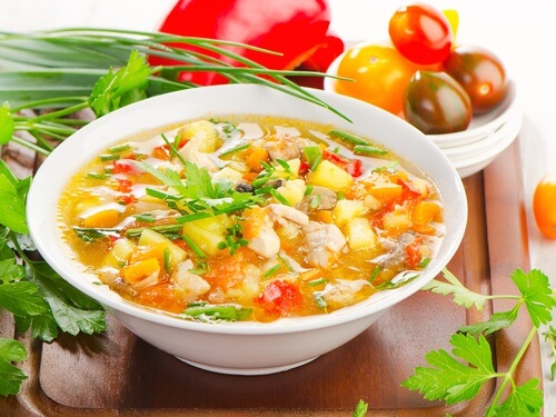 Gesunde Suppen und Eintöpfe: die perfekte Hauptmahlzeit