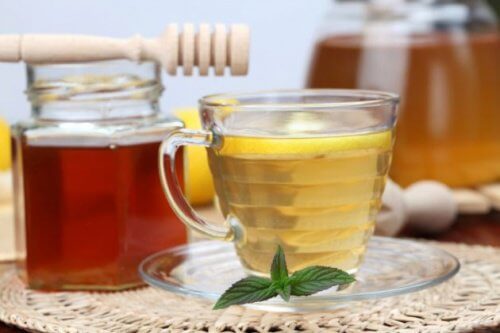Honig und Apfelessig zur Darmreinigung