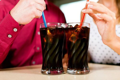 Cola verursacht Kopfschmerzen