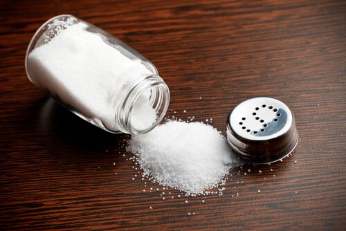 Salz verursacht Kopfschmerzen