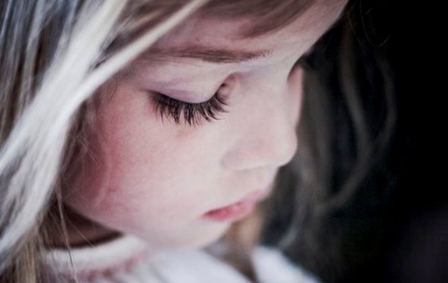 Übertriebene Erziehung: das macht Kinder unglücklich