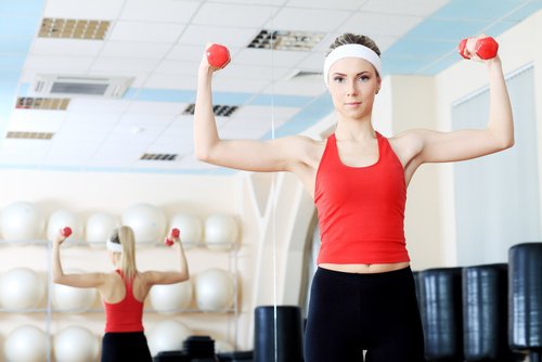 Muskeltraining gegen Hängebrüste