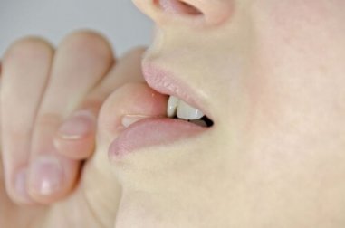 7 Gründe warum Nägelkauen schlecht ist