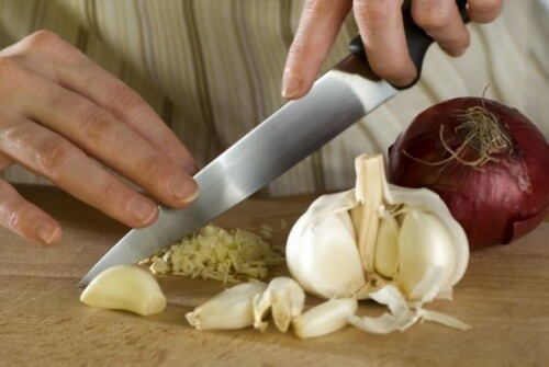 Knoblauch schneiden
