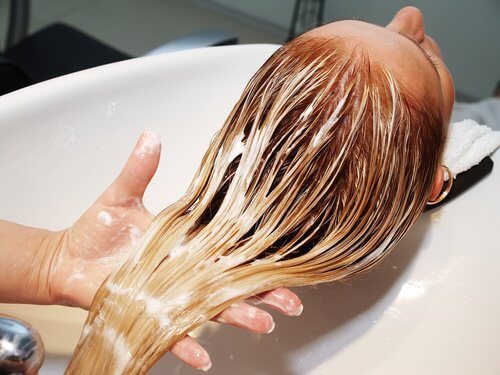 Kokosöl für feines Haar