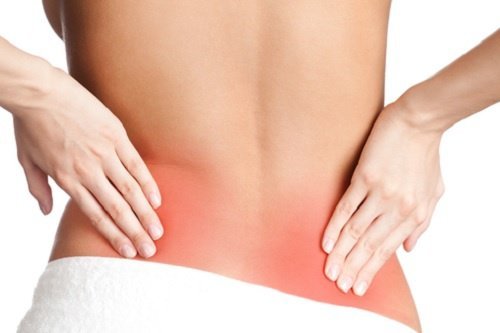 Schmerzen am Rücken können durch Ischialgie verursacht werden