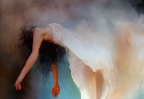 schwebende frau leidet an missbrauch