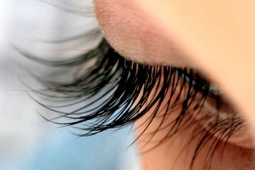 13 Tricks für schöne volle Wimpern