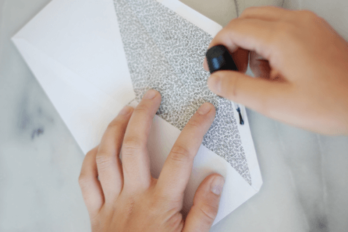 Briefe versiegeln mit Nagellack