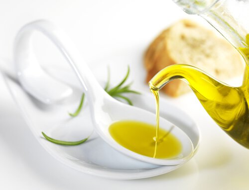 olivenoel-fuer-schoene-wimpern