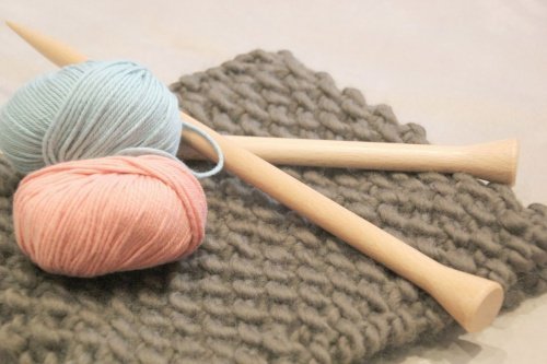 wolle-und-stricknaedel-handarbeiten