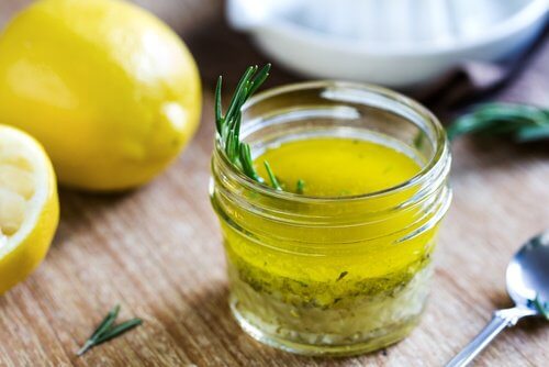Olivenöl mit Zitrone: wunderbare Vorzüge