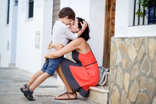 umarmung-mutter-kind-sohn