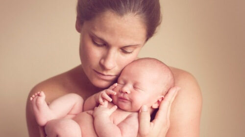 Warum die Stimme der Mutter für Babys so wichtig ist