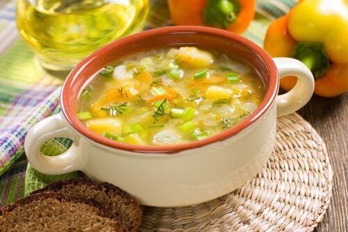 gemuesesuppe-gegen-den-hunger-appetit