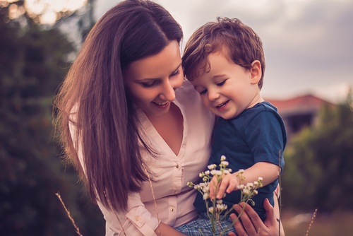 kind-sohn-mutter