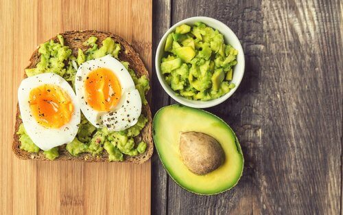 toast-mit-avocado-leber
