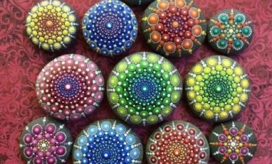 Stress: Entspannung durch das Bemalen von Steinen