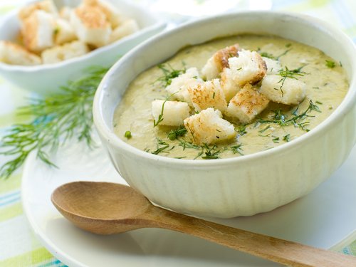 brokkolisuppe-mit-brot