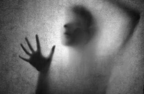 frau-leidet-an-toxischer-beziehung