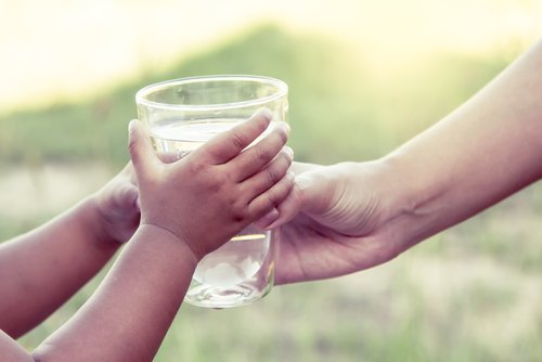 Wie man Gurkenwasser zur Gewichtsreduktion vorbereitet Wie man Gurkenwasser zur Gewichtsreduktion vorbereitet