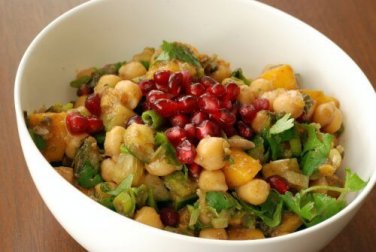 Salat mit Kichererbsen, Mango und Granatapfel: Profitiere auch du davon!