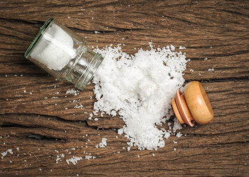 6 Nahrungsmittel, die zu Nierensteinen führen können: Salz