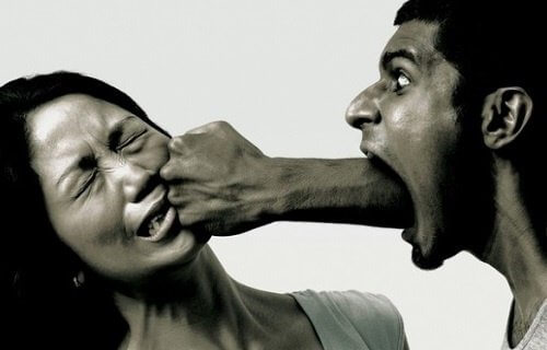 Verbale Gewalt: 6 Anzeichen dafür, dass du ein Opfer bist