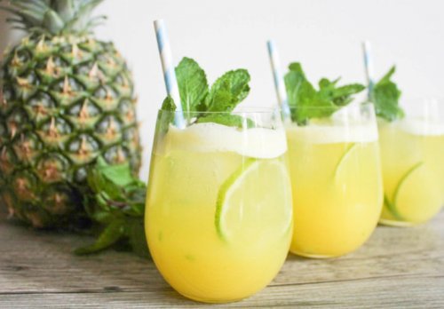 Ananas in seinem Saft, um Gewicht zu verlieren