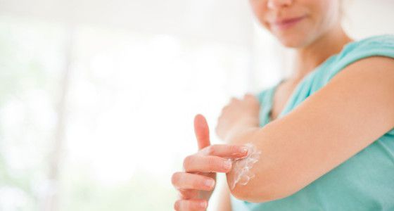 Hausmittel gegen dunkle Ellbogen