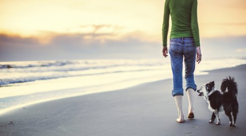 am Strand meditieren